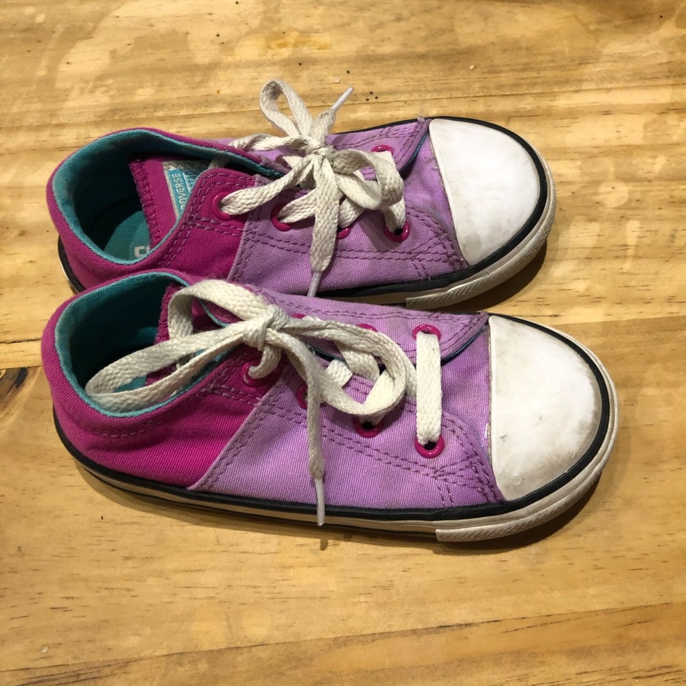 Converse pink toddler size 9